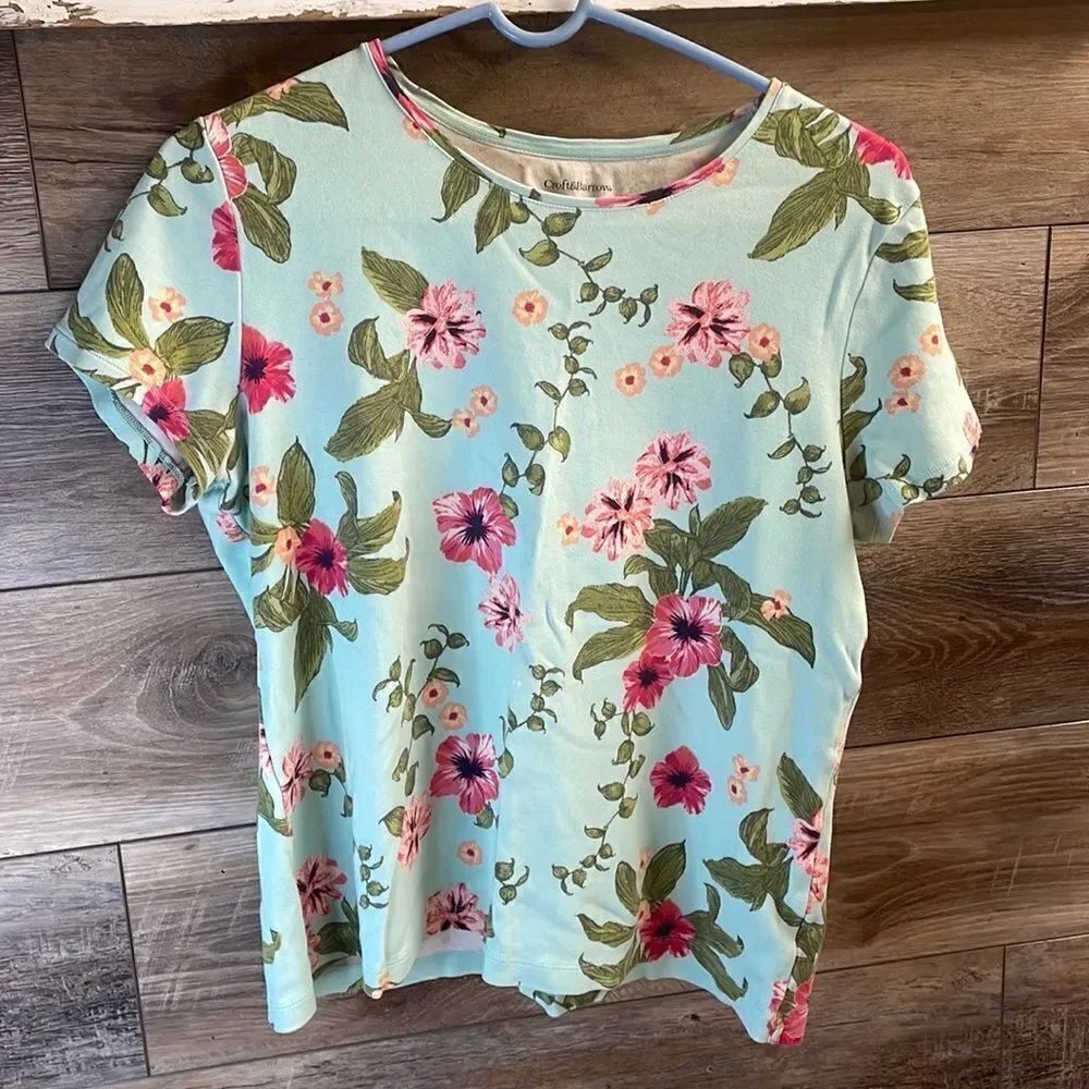 Croft&Barrow Ladies Classic Tee Floral Size L